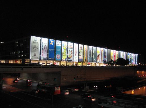 Ficheiro:Conjunto Nacional Brasilia 02.jpg – Wikipédia, a enciclopédia livre