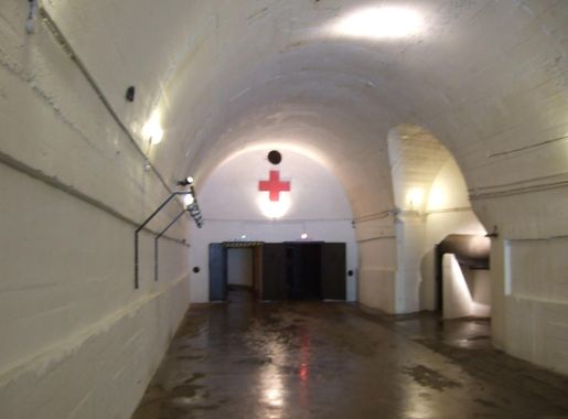 File:Underground Hospital Entrance. Jersey War Tunnels (Hohlgangsanlage 8),  WW2 German underground hospital. 2009.jpg - Wikimedia Commons