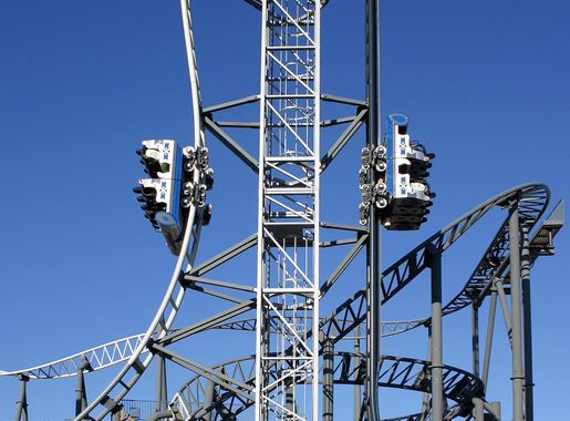 File:Typhoon rollercoaster (Bobbejaanland, 2004).jpg - Wikimedia Commons
