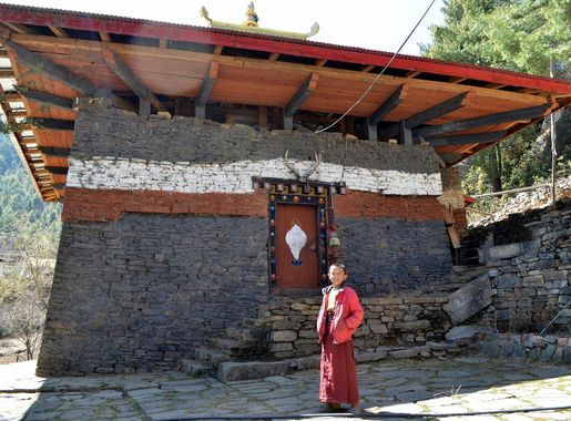 File:Lhakhang Nagpo Ha Bhutan.JPG - Wikimedia Commons