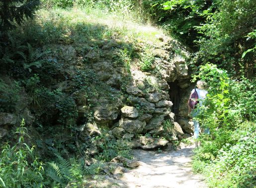 File:Grotte de Marie-Antoinette.jpg - Wikimedia Commons