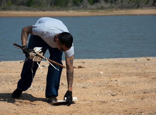 Sheppard volunteers clean up Lake Texoma's shoreline > Sheppard Air Force  Base > Article Display