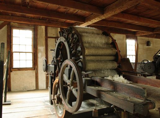File:Old-sturbridge-village-carding-mill.jpg - Wikimedia Commons