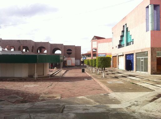 Archivo:Plaza viva tijuana Dec 2010.JPG - Wikipedia, la enciclopedia libre
