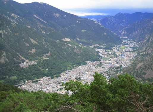 File:Andorra la Vella and Escaldes-Engordany.JPG - Wikimedia Commons