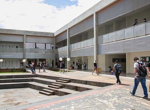 Ficheiro:Campus da UnB no Gama (FGA) completa 10 anos (39135873690).jpg –  Wikipédia, a enciclopédia livre