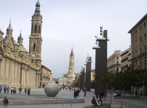 File:Plaza del Pilar.jpg - Wikipedia