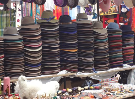 File:Otavalo Artisan Market - Andes Mountains - South America - photograph  075.JPG - Wikimedia Commons