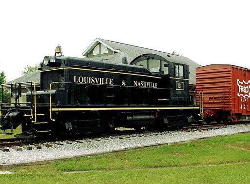 File:Foley Train Display - panoramio.jpg - Wikimedia Commons