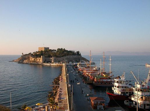 File:Kusadasi Burg.JPG - Wikimedia Commons