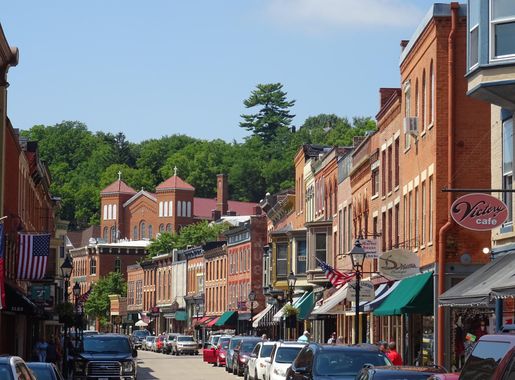 File:Main Street's westview of Galena Illinois.jpg - Wikimedia Commons