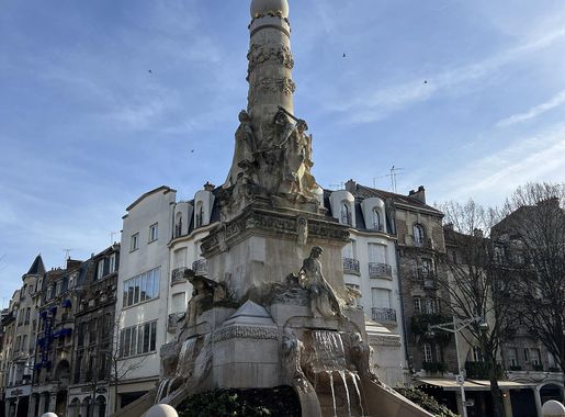 Fichier:Fontaine Subé - Reims (FR51) - 2024-01-28 - 1.jpg — Wikipédia