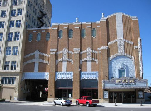 File:Fox Theater, Hutchinson, KS.JPG - Wikimedia Commons