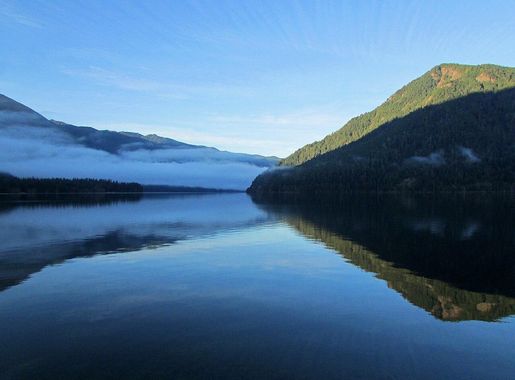 File:Lake Crescent at Olympic National Park in Washington 2.jpg - Wikimedia  Commons