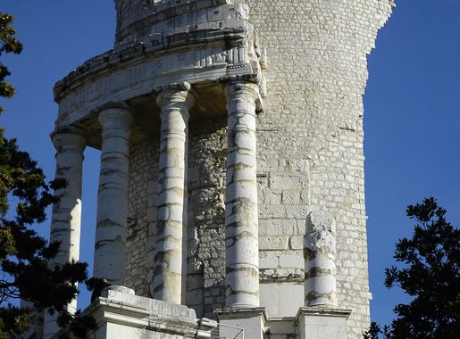 File:Trophée d'Auguste - La Turbie 06.jpg - Wikimedia Commons
