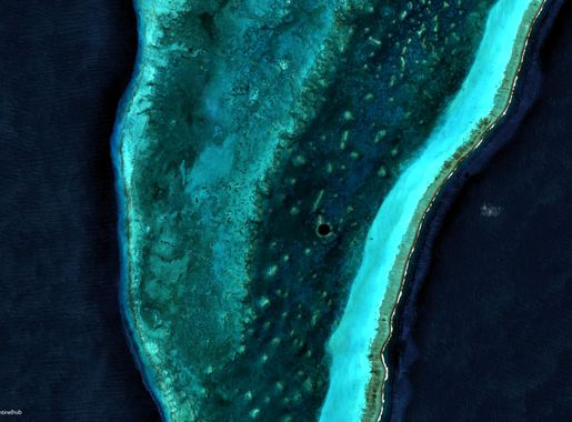 File:The Great Blue Hole, Belize.png - Wikimedia Commons