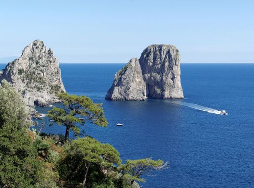 File:Capri BW 2013-05-14 15-19-56 DxO.jpg - Wikipedia