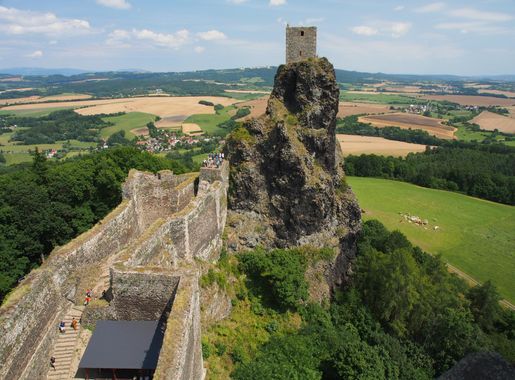 File:Trosky Castle Cesky Raj.jpg - Wikimedia Commons