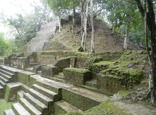 File:Belize, Cahal Pech Laslovarga029.JPG - Wikimedia Commons