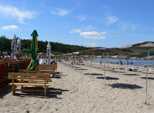 File:Ahtopol beach IFB.JPG - Wikimedia Commons