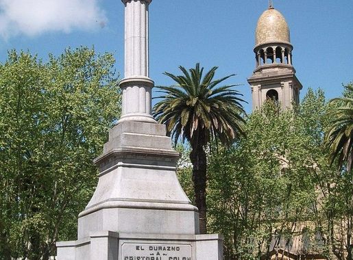 Archivo:Monumento a Cristóbal Colón en plaza Independencia de la ciudad de  Durazno 01.JPG - Wikipedia, la enciclopedia libre
