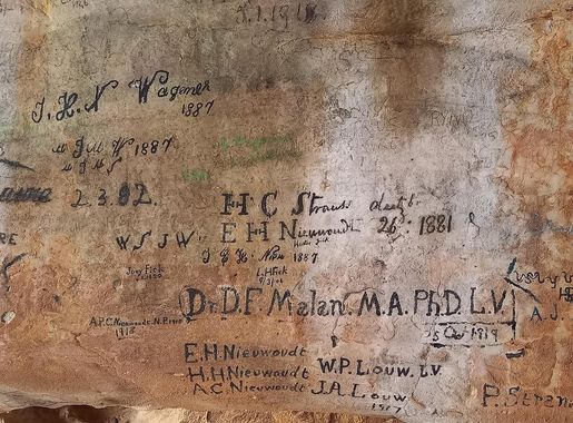 File:Stadsaal Caves graffiti.jpg - Wikimedia Commons