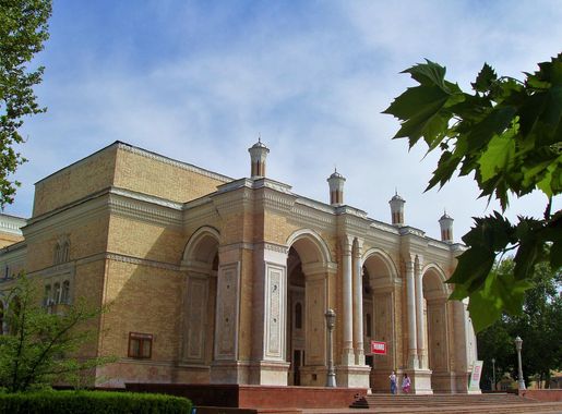 File:Navoi Theater - Tashkent.jpg - Wikimedia Commons