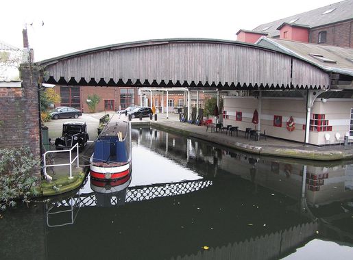 File:'The Bond' on Digbeth Branch Canal - geograph.org.uk - 2700495.jpg -  Wikimedia Commons