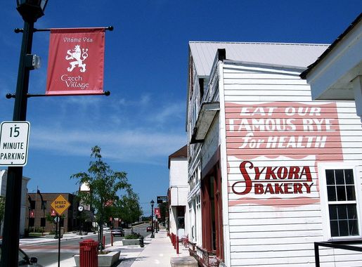 File:Czech Village in Cedar Rapids.jpg - Wikimedia Commons