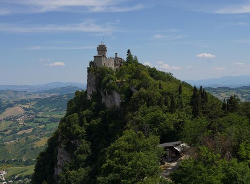 File:Panorama of the Cesta Tower in San Marino.jpg - Wikipedia