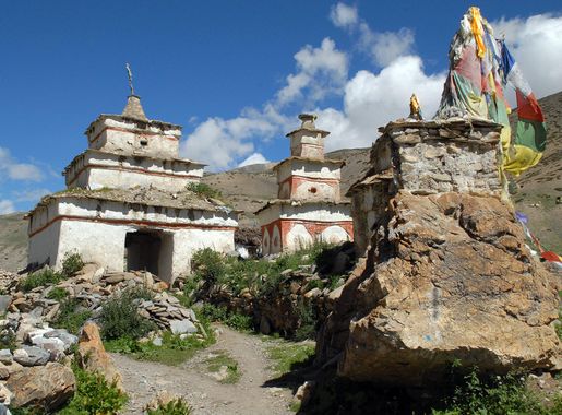 File:Gompa before Chharka Bhot. Upper DOLPA trekking from Jumla to Jomsom.  - panoramio.jpg - Wikimedia Commons