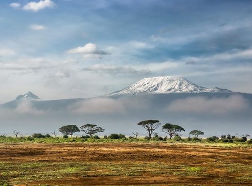File:Kilimanjaro from Amboseli.jpg - Wikimedia Commons