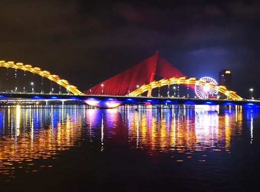 File:Dragon Bridge at night (Danang) - DSC02098.JPG - Wikimedia Commons