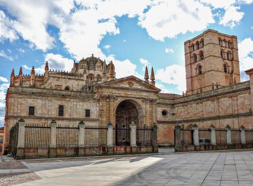 File:Catedral de Zamora (fachada principal)2.JPG - Wikipedia
