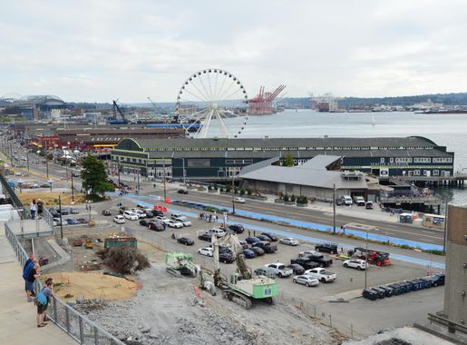 File:Seattle - looking south along waterfront from north end of Pike Place  Market August 2019 - 02.jpg - Wikimedia Commons