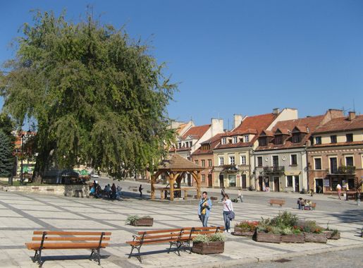 File:Sandomierz Main Square.jpg - Wikimedia Commons