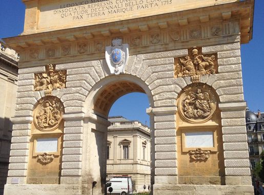 File:Arc de triomphe Montpellier.jpg - Wikimedia Commons