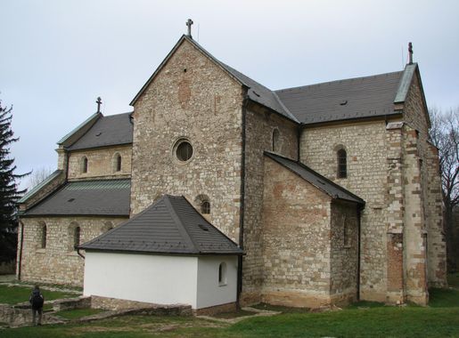 File:Abbey of Belapatfalva.jpg - Wikimedia Commons