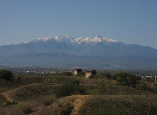 Dosiero:Canigou vu du Serrat d'en Vaquer.JPG - Vikipedio