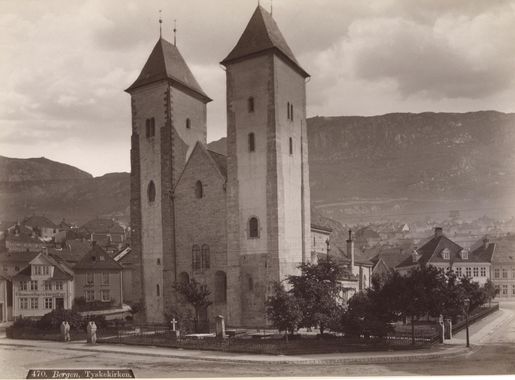 File:Mariakirken in Bergen Norway.jpg - Wikimedia Commons