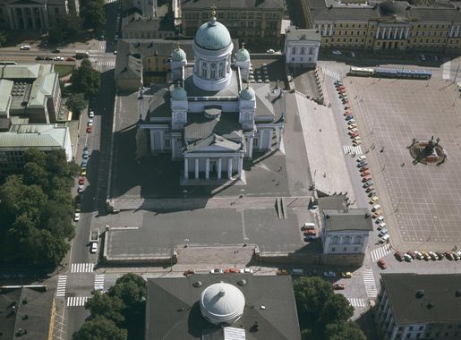 File:Sky-foto Möller - Aerial photograph of Helsinki Cathedral from above  it in 1976.jpg - Wikimedia Commons