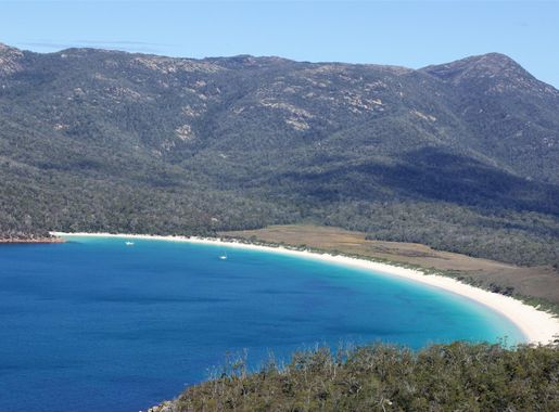 Free Images : beach, landscape, sea, coast, nature, sand, ocean,  wilderness, mountain, panorama, coastline, scenic, lagoon, reservoir, body  of water, australia, loch, crater lake, cape, tasmania, landform, wineglass  bay, geographical feature, freycinet