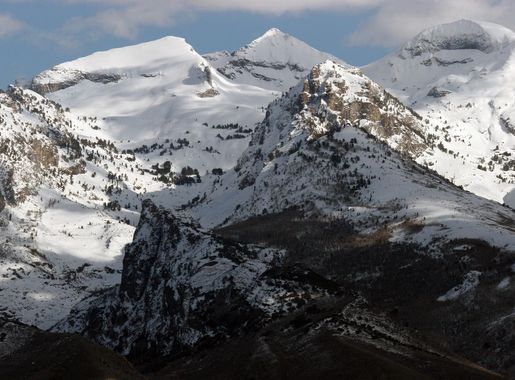 File:Ruby Mtns with Ruby Dome.jpg - Wikimedia Commons