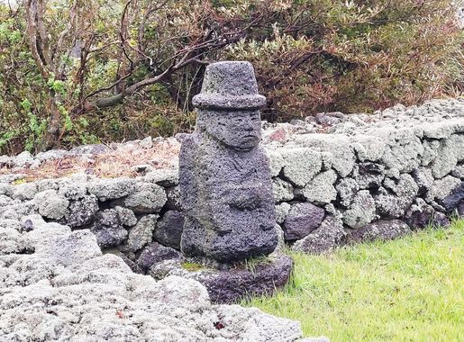 File:Dol Hareubang in Jeju Stone Park 02.jpg - Wikipedia