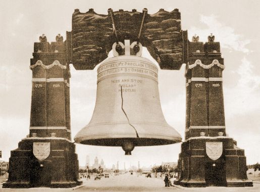File:1926 Sesqui-Centennial Exposition Luminous Liberty Bell, Philadelphia,  PA.jpg - Wikimedia Commons
