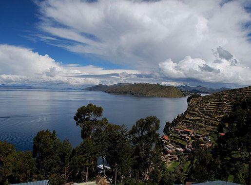 File:Vista del Lago Titicaca desde la Isla del Sol, Bolivia.JPG - Wikimedia  Commons