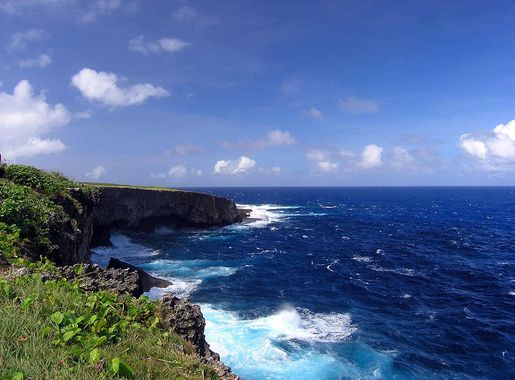 File:Banzai Cliff, 2005.jpg - Wikimedia Commons