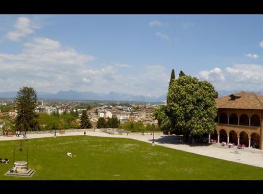 File:Panorama citta di Udine Castello.jpg - Wikipedia