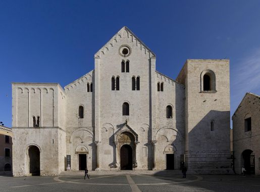 File:Basilica di San Nicola - Bari.jpg - Wikimedia Commons