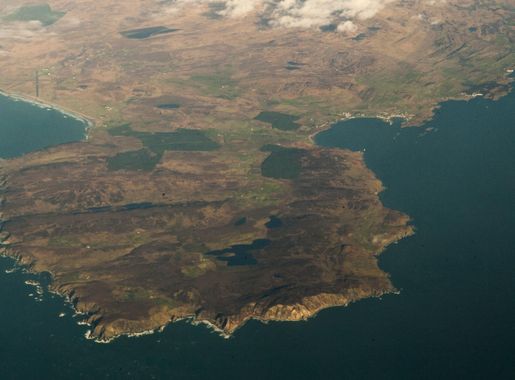 File:Mull of Oa, Islay aerial.jpg - Wikimedia Commons